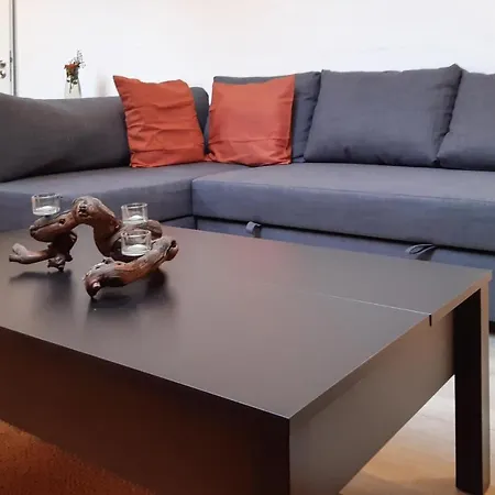 Gorgeous In With Wifi 特里尔