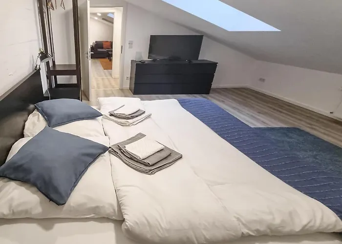 Apartament Gorgeous In With Wifi Trewir